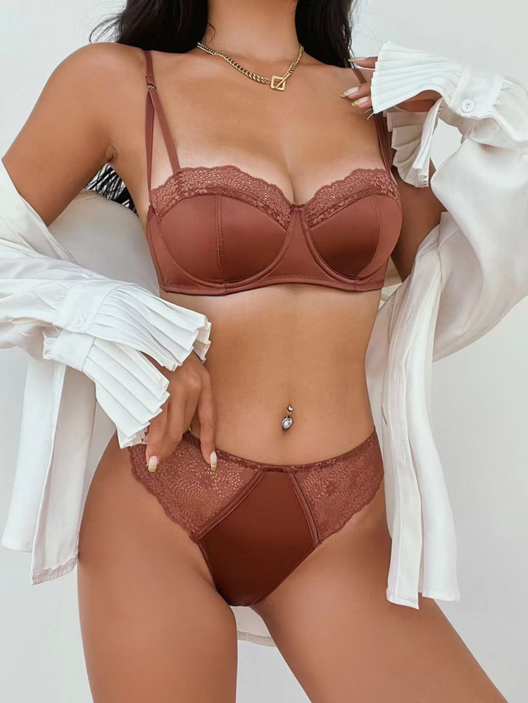 Ropa interior bordada de encaj - Bralette Triangle Set reseña y precio